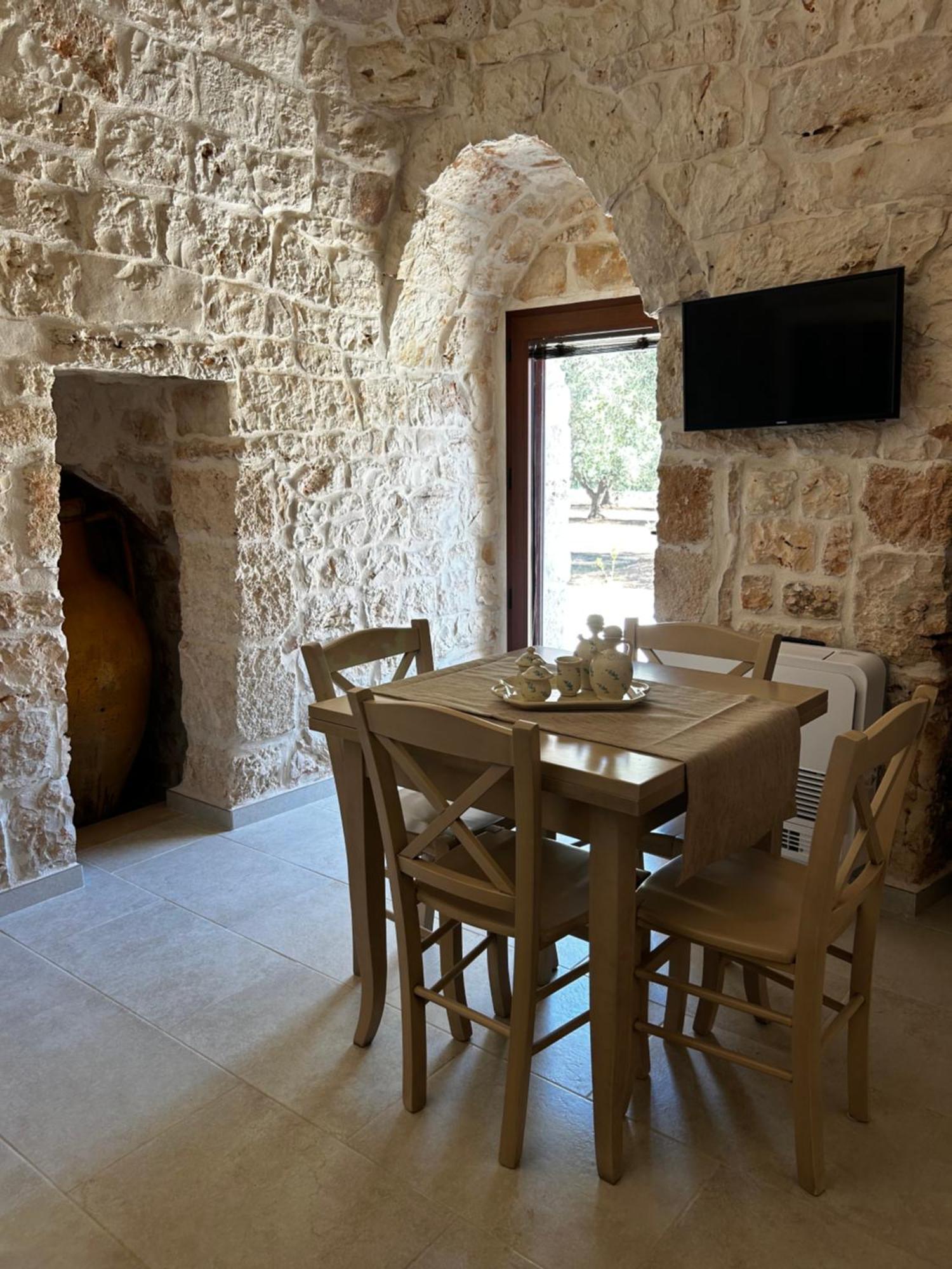 Il Trullo Di Bina Panzió Pezze di Greco Kültér fotó