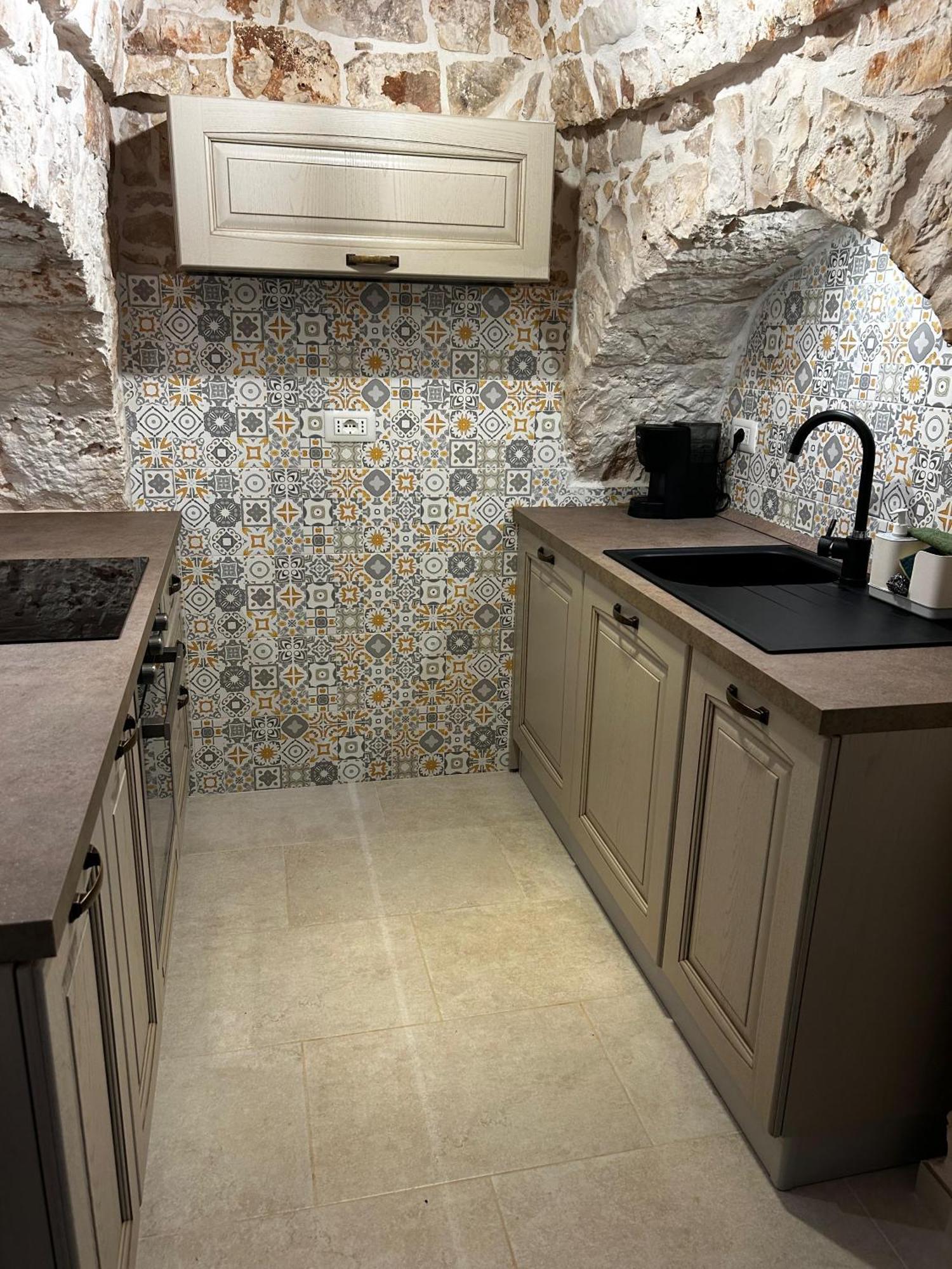 Il Trullo Di Bina Panzió Pezze di Greco Kültér fotó