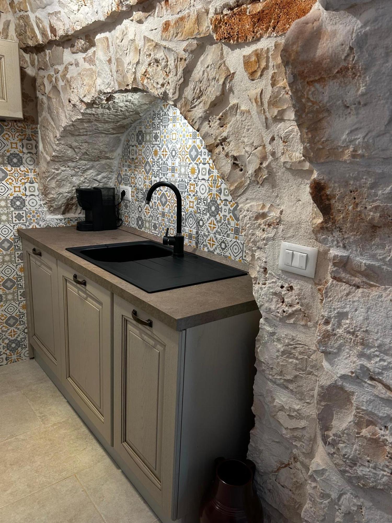 Il Trullo Di Bina Panzió Pezze di Greco Kültér fotó